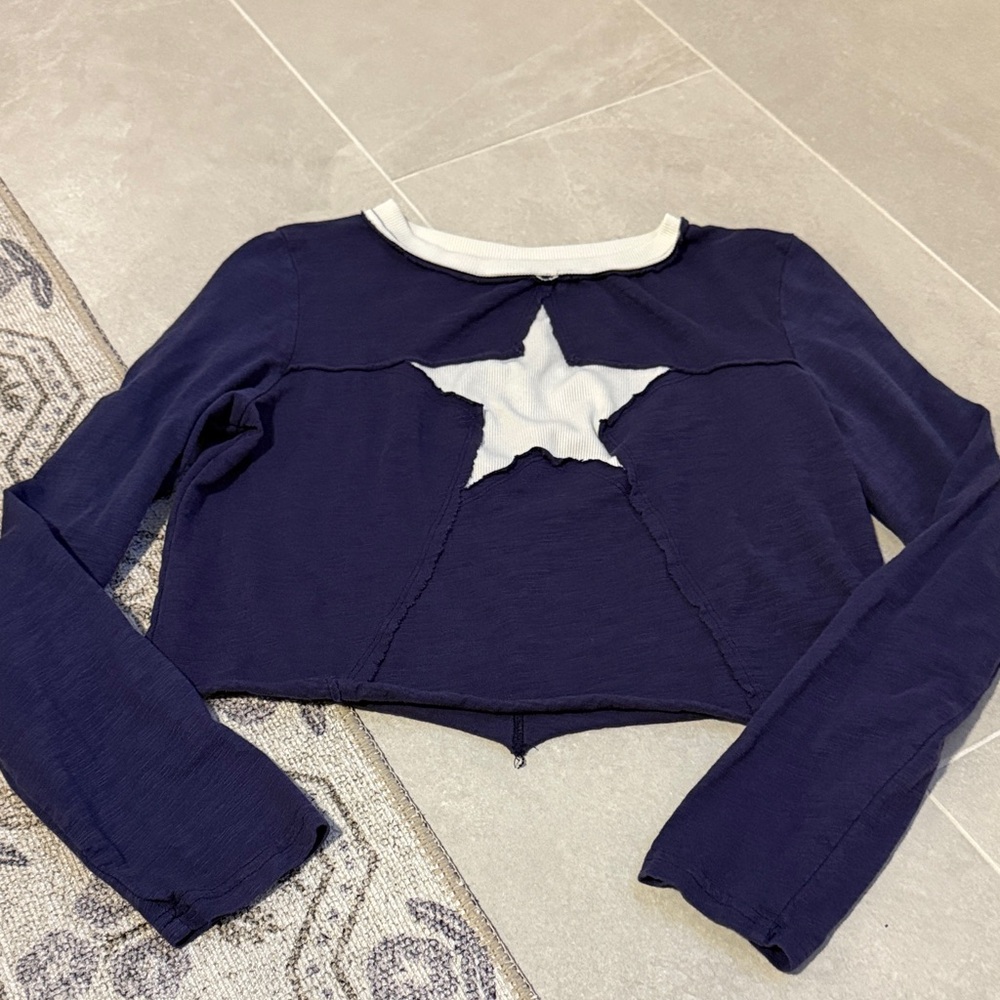 SHEIN Navy Blue Star Patch Crop Top